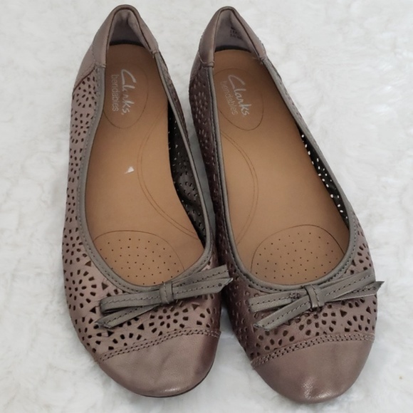 clarks bendables flats